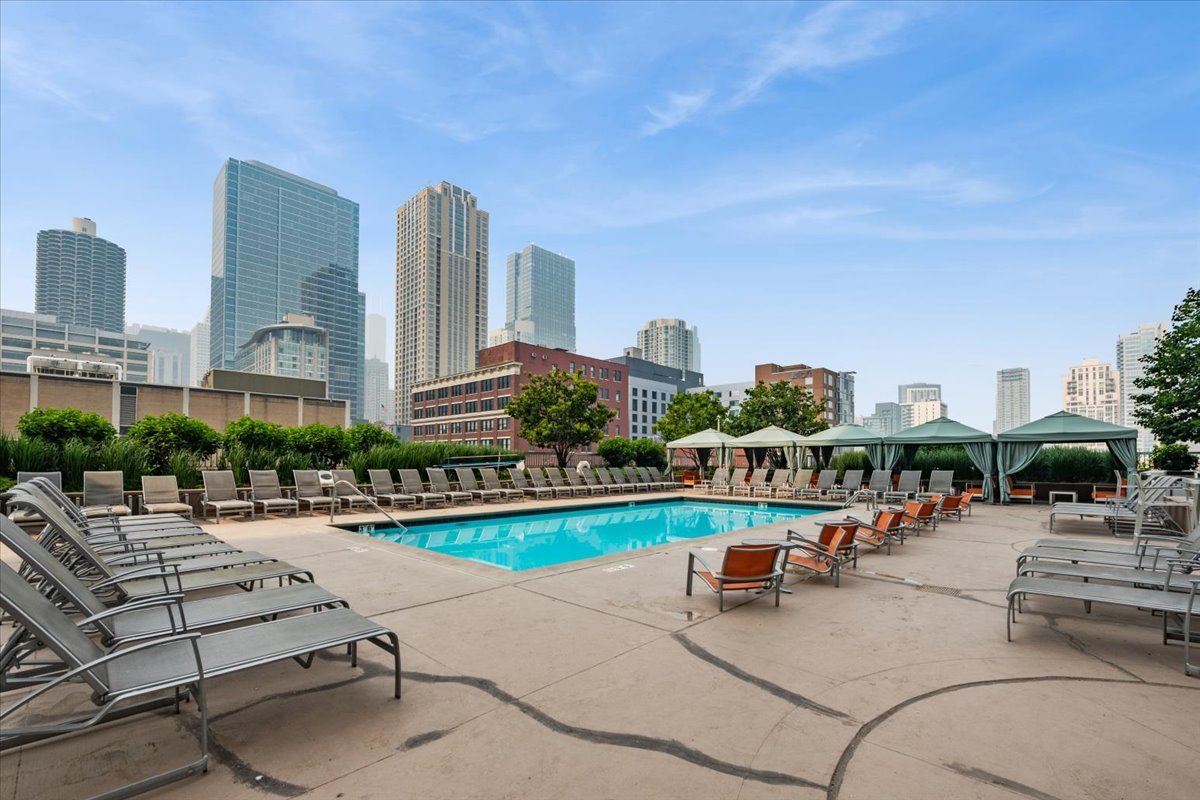 545 N DEARBORN Street Unit: 1210