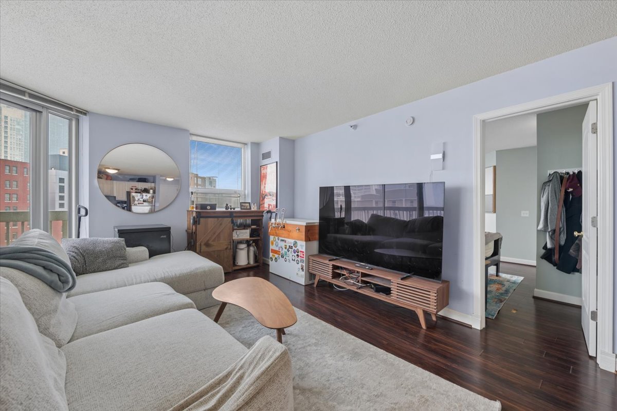 545 N DEARBORN Street Unit: 1210