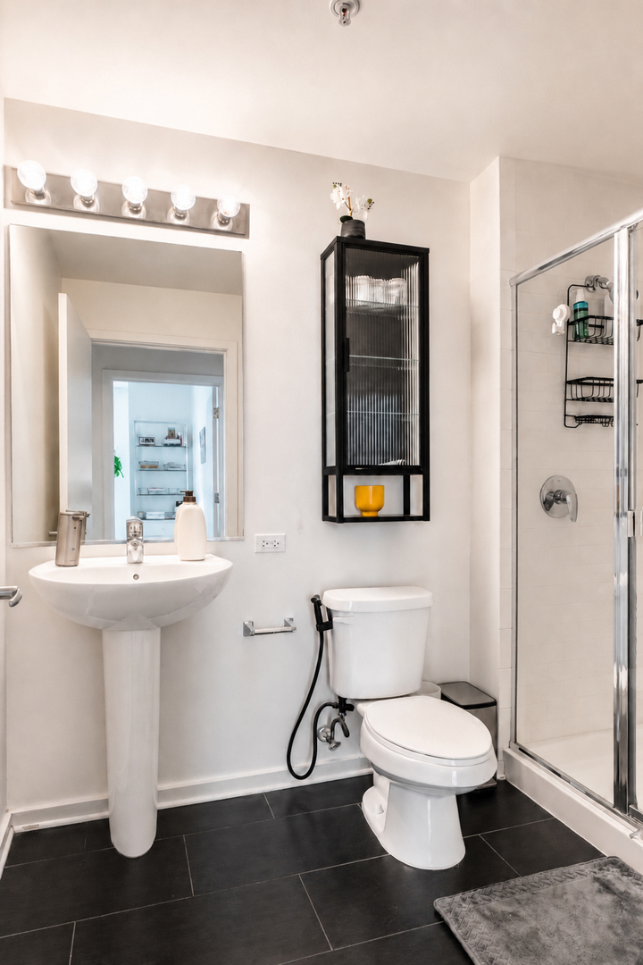 659 W Randolph Street Unit: 1016