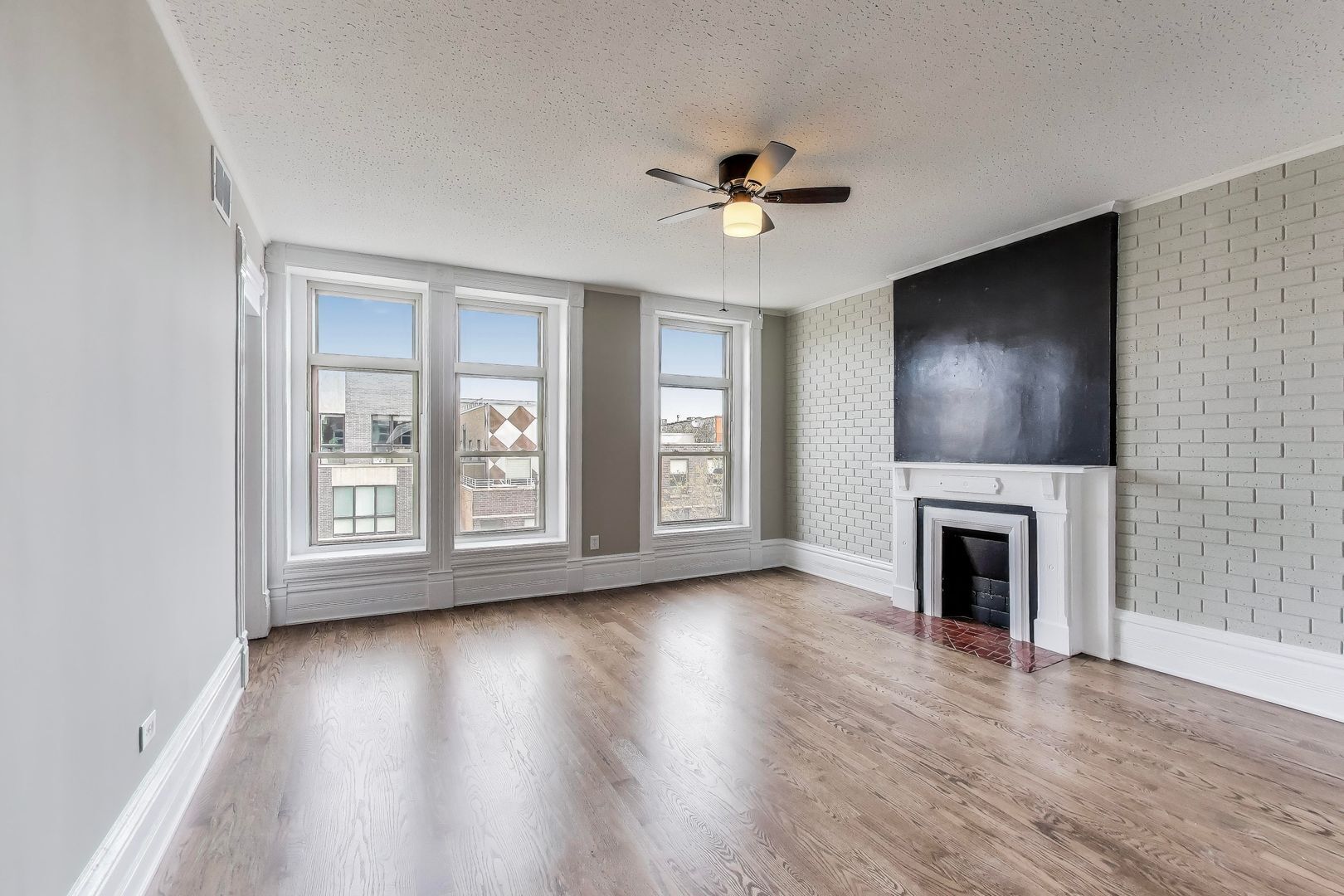 1429 W Grand Avenue Unit: 3F