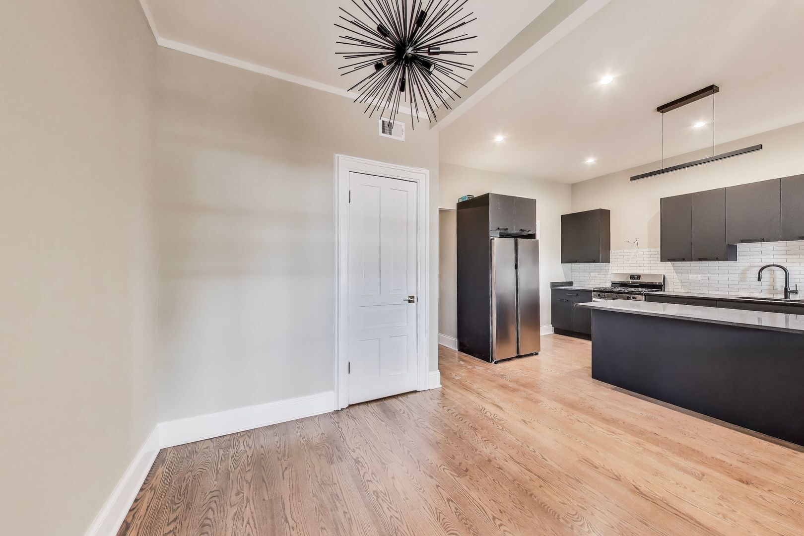 1429 W Grand Avenue Unit: 3F