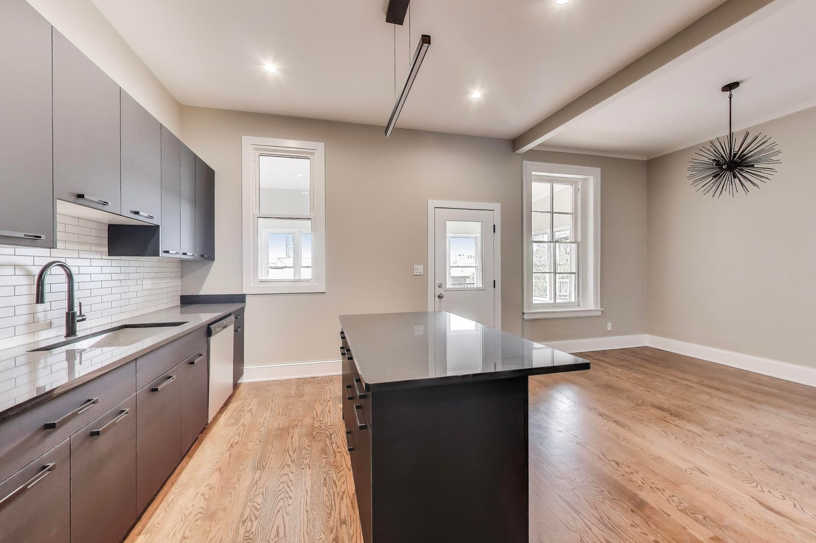1429 W Grand Avenue Unit: 3F