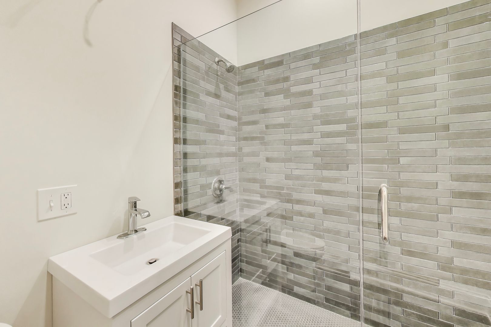 1429 W Grand Avenue Unit: 3F