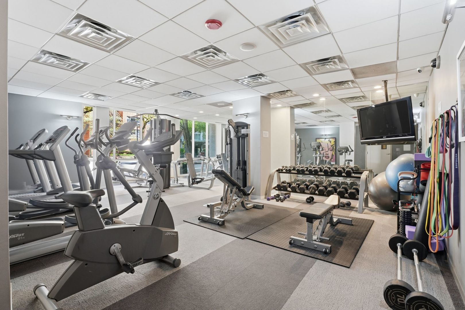 2930 N Sheridan Road Unit: 306