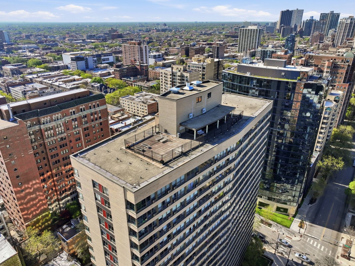 2930 N Sheridan Road Unit: 306