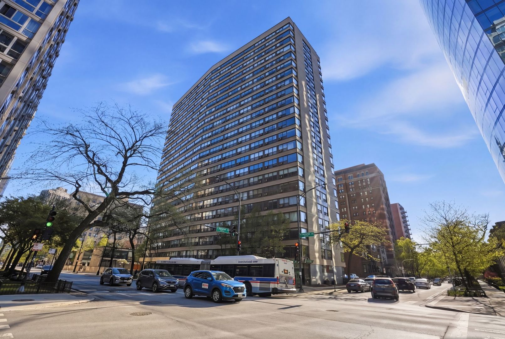2930 N Sheridan Road Unit: 306