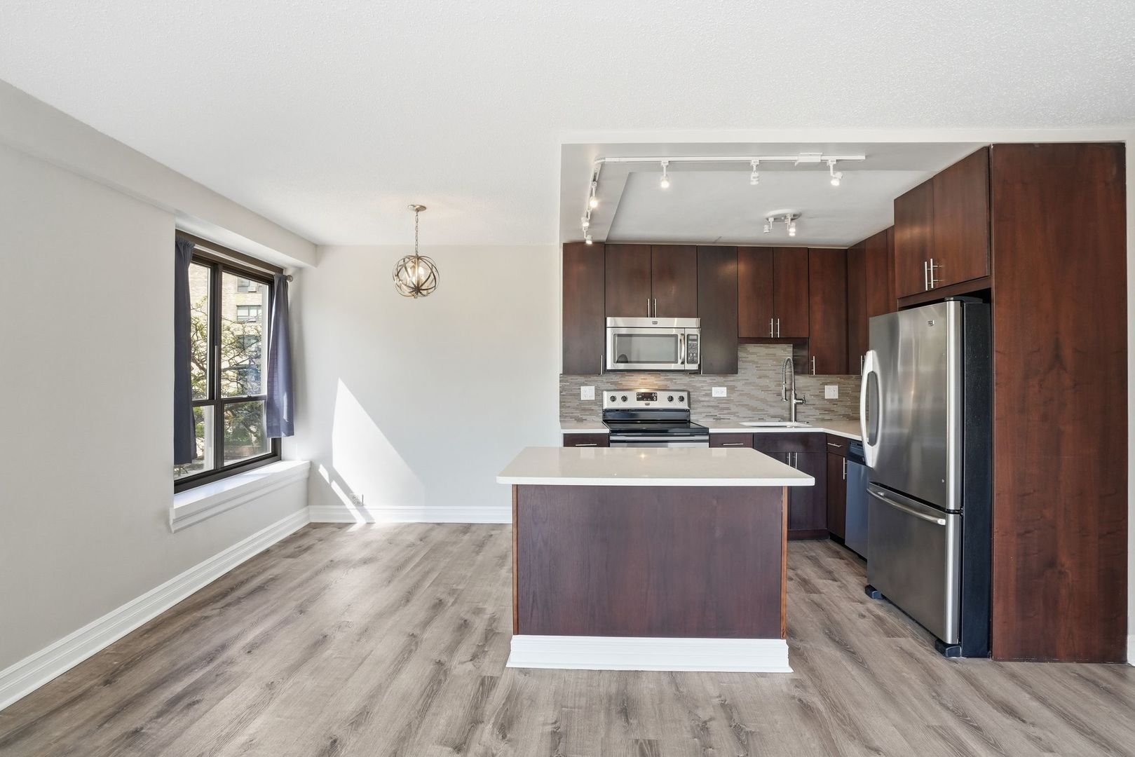 2930 N Sheridan Road Unit: 306