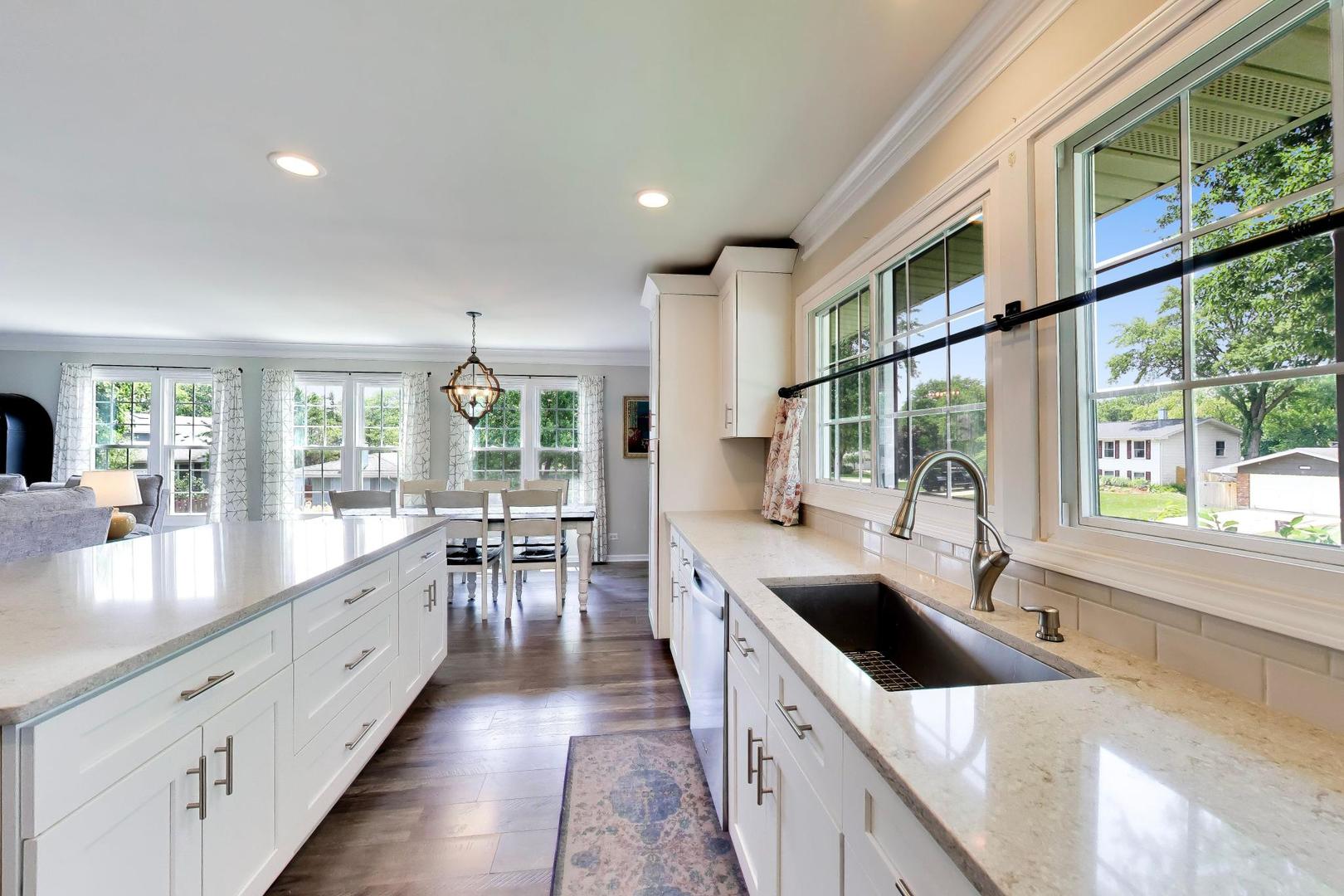 23W235 Westchester Court