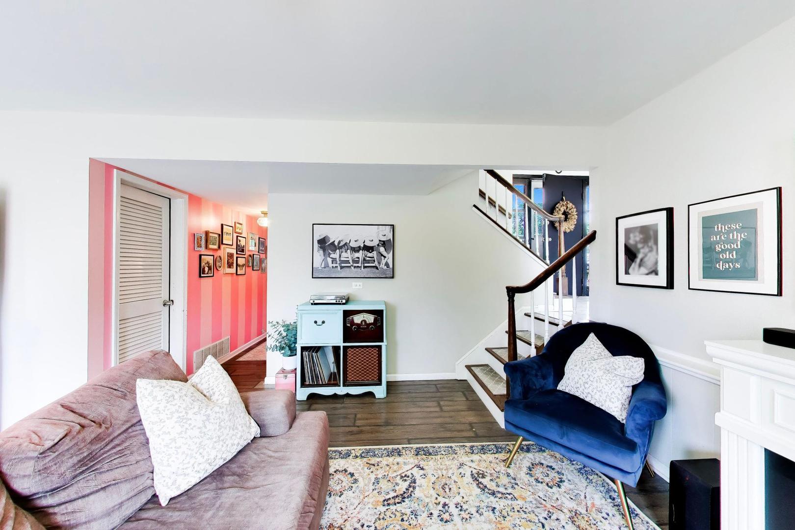 23W235 Westchester Court
