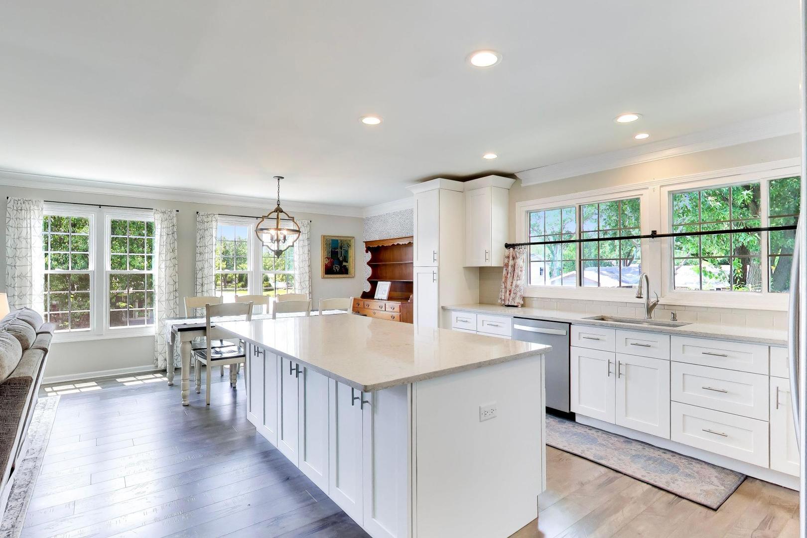 23W235 Westchester Court
