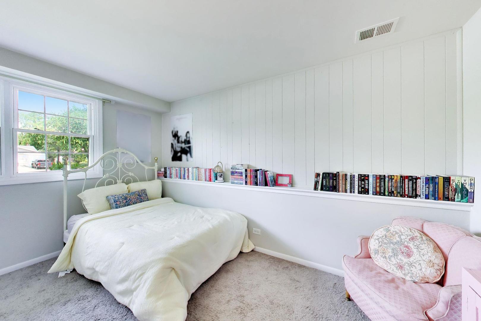 23W235 Westchester Court