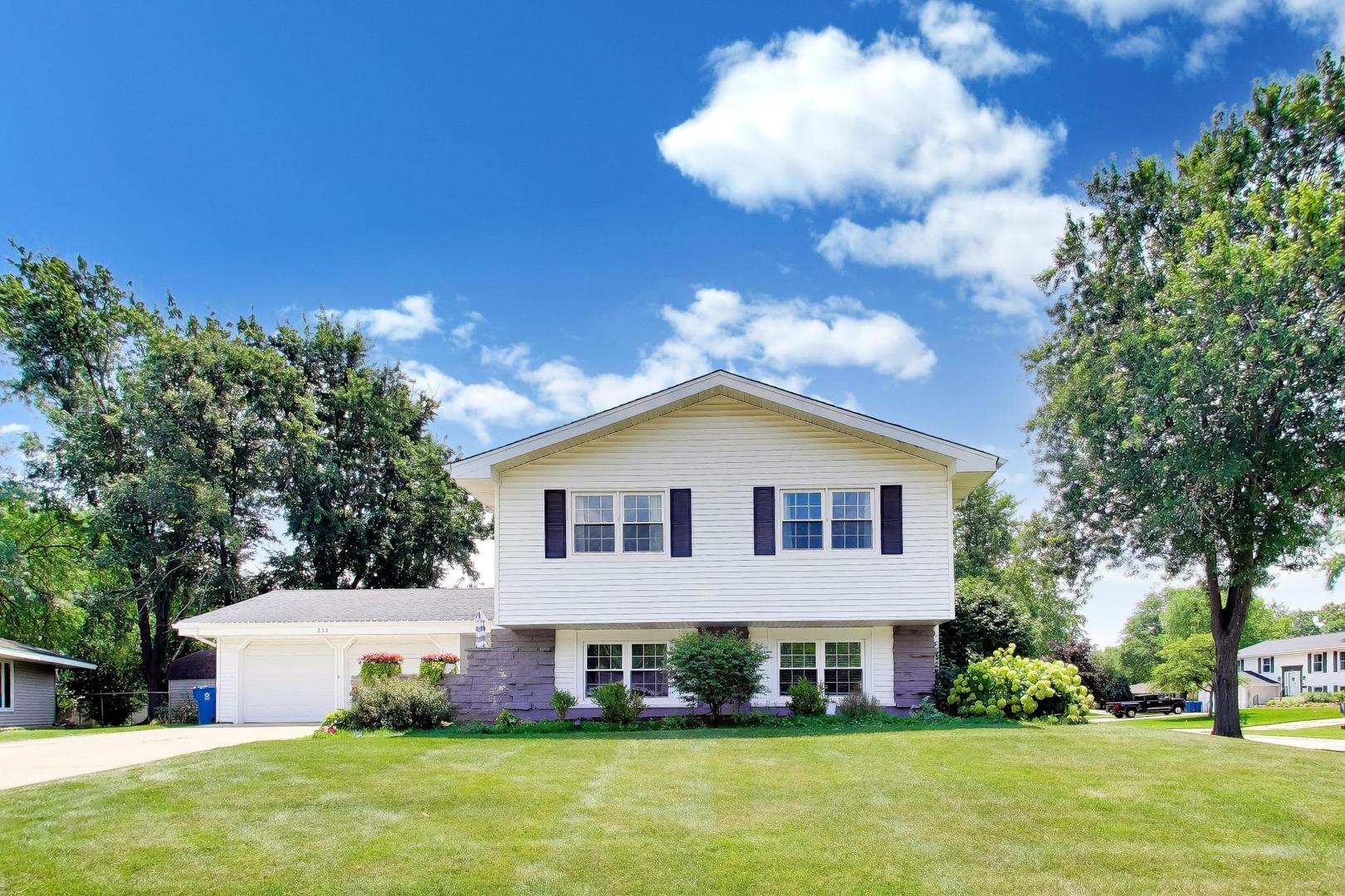 23W235 Westchester Court