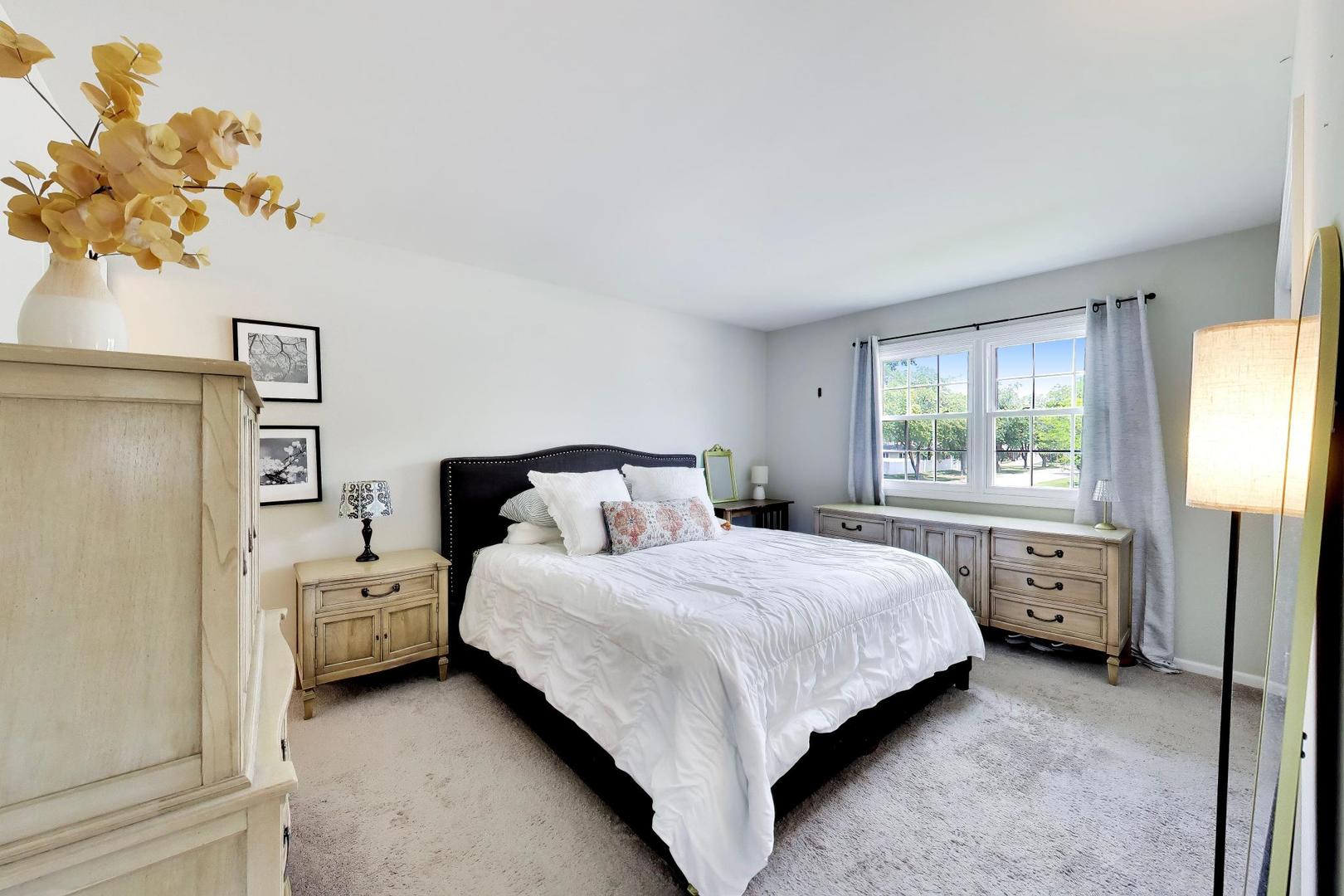 23W235 Westchester Court