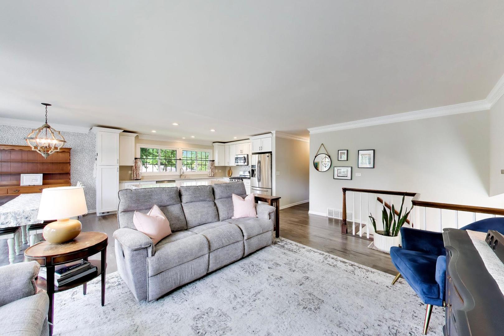 23W235 Westchester Court