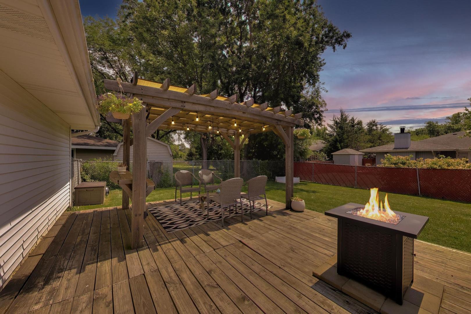 23W235 Westchester Court