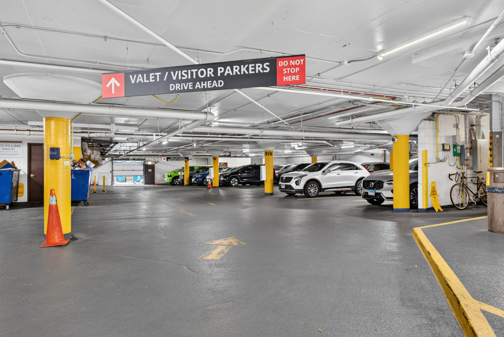 3930 N PINE GROVE Avenue Unit: 1710