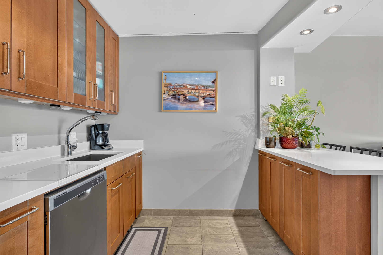 3930 N PINE GROVE Avenue Unit: 1710