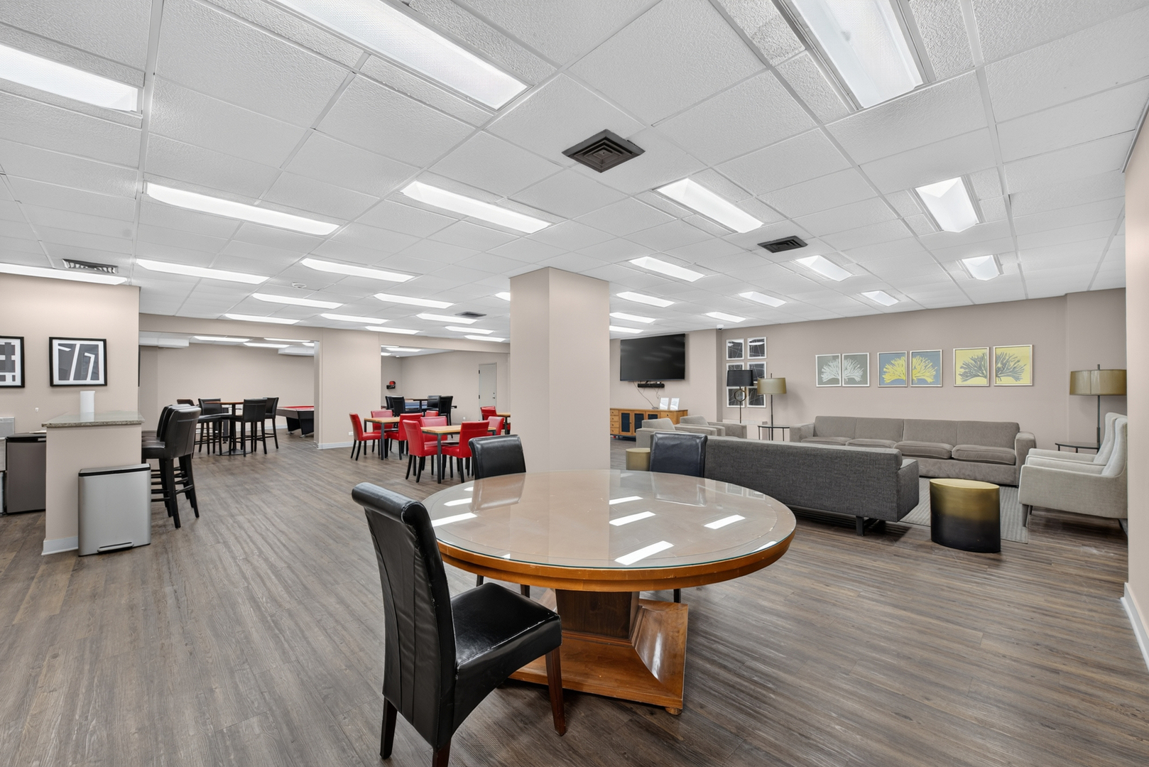 3930 N PINE GROVE Avenue Unit: 1710