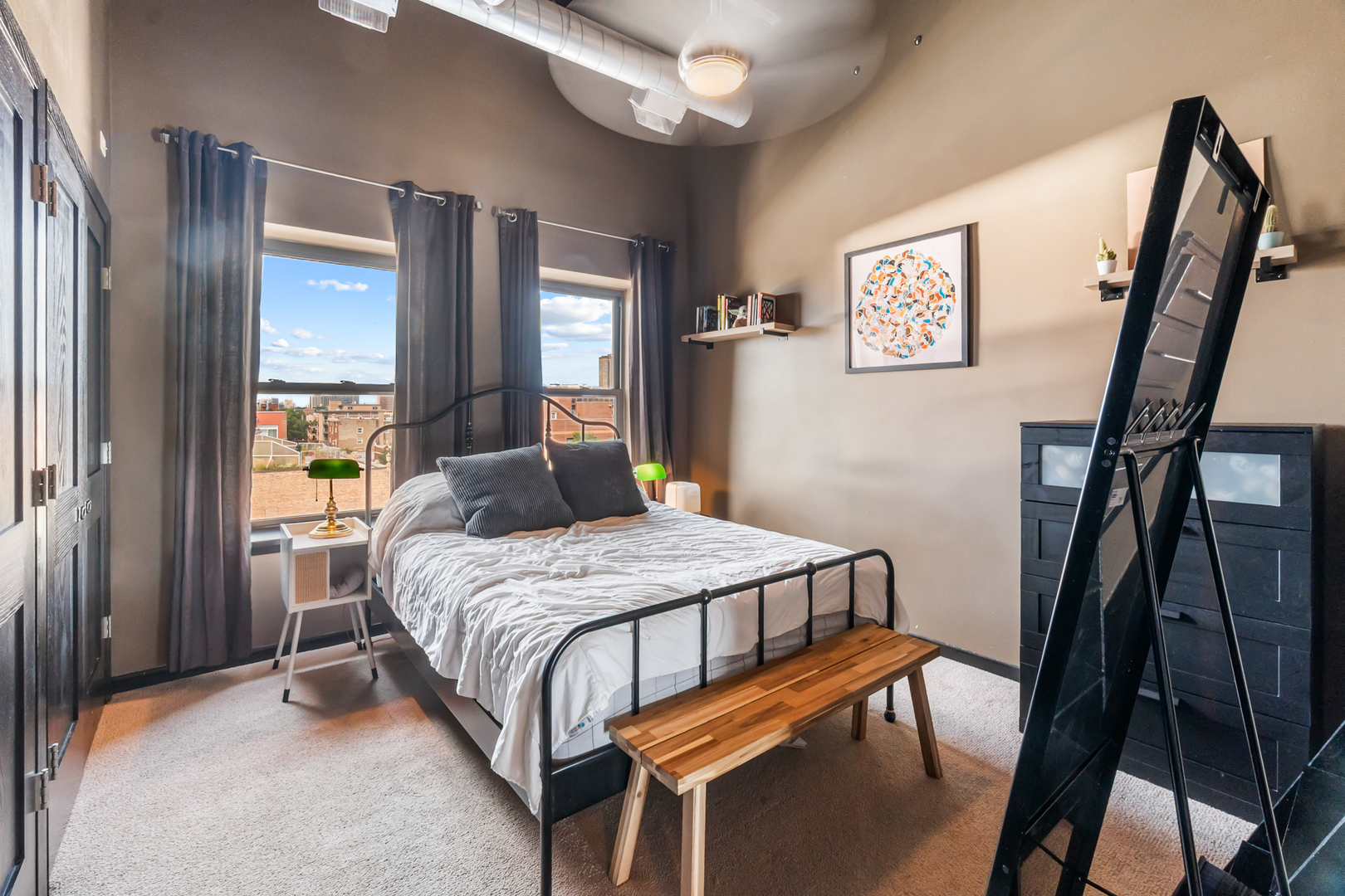 3150 N Sheffield Avenue Unit: 604
