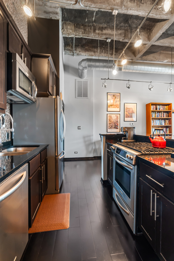3150 N Sheffield Avenue Unit: 604
