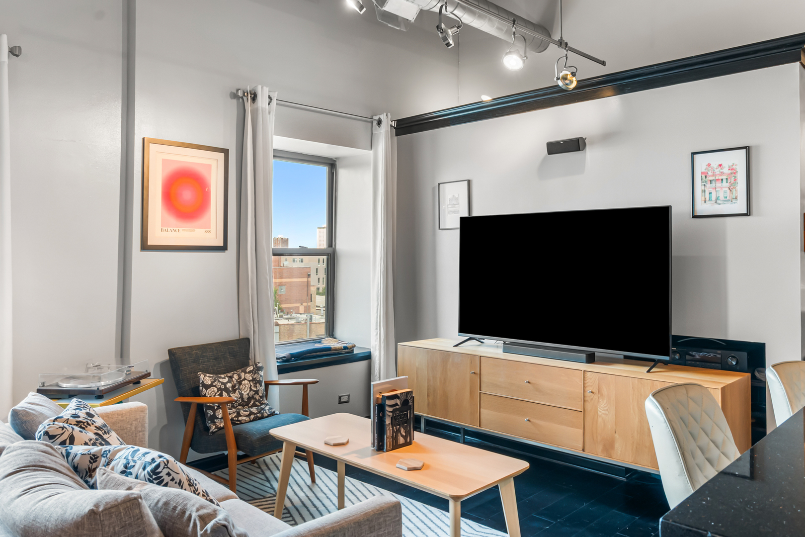3150 N Sheffield Avenue Unit: 604