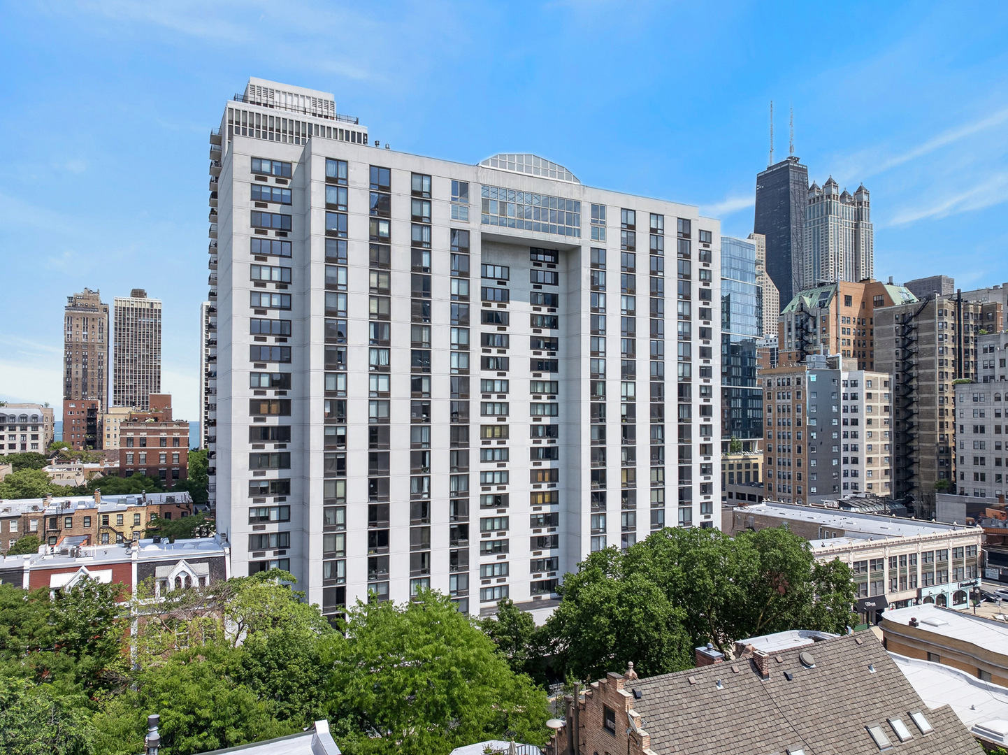 1221 N Dearborn Street Unit: 812N