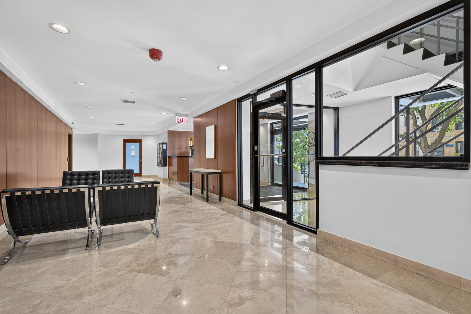 1221 N Dearborn Street Unit: 812N