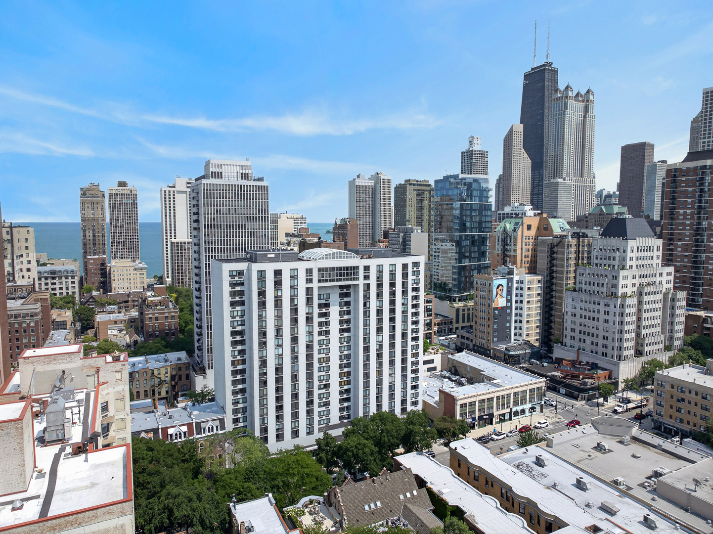 1221 N Dearborn Street Unit: 812N