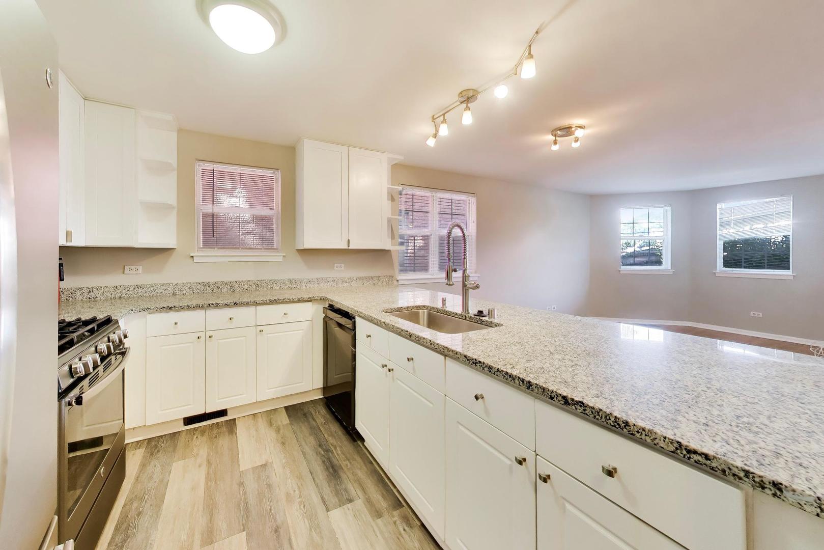 1453 N Larrabee Street Unit: A