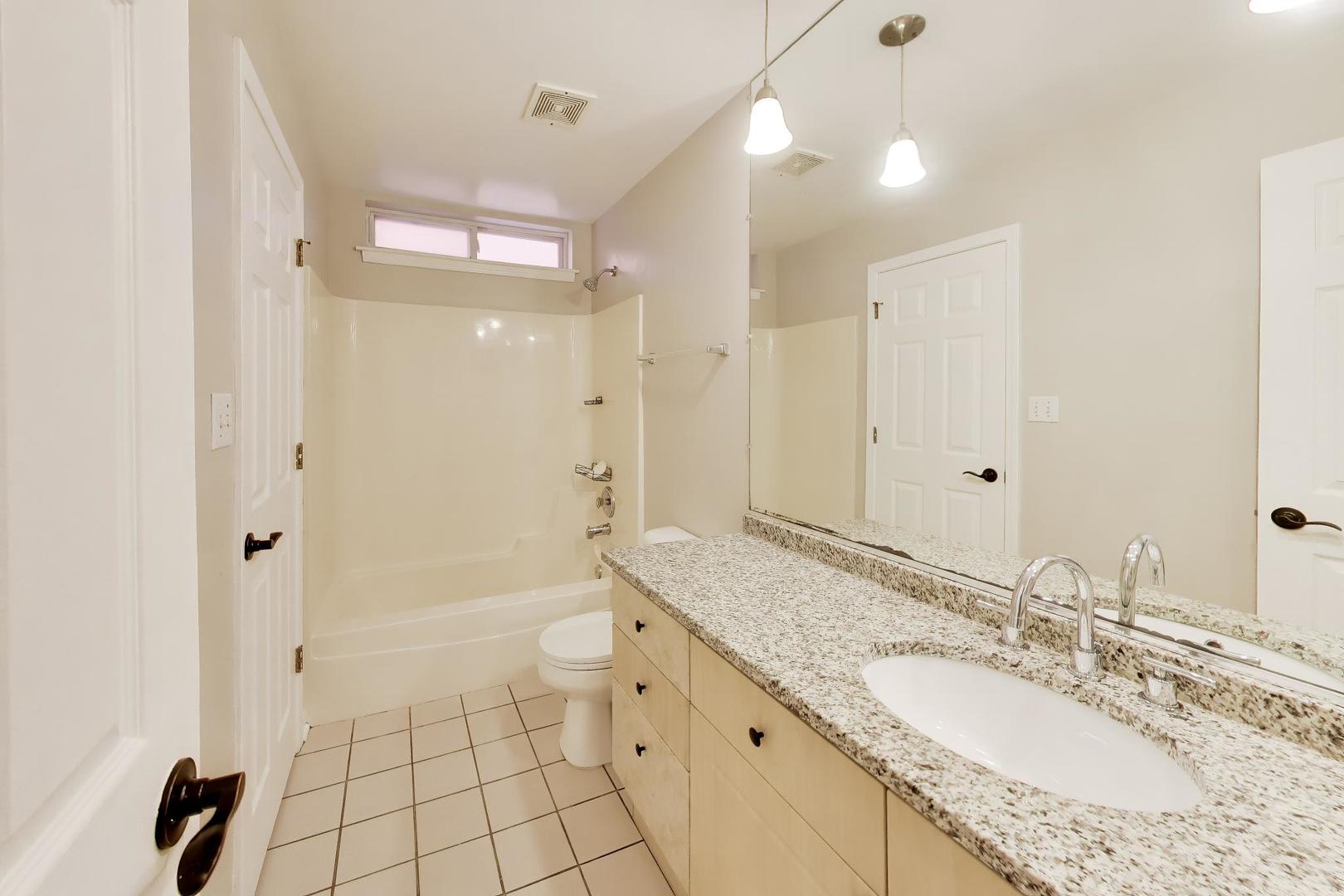 1453 N Larrabee Street Unit: A