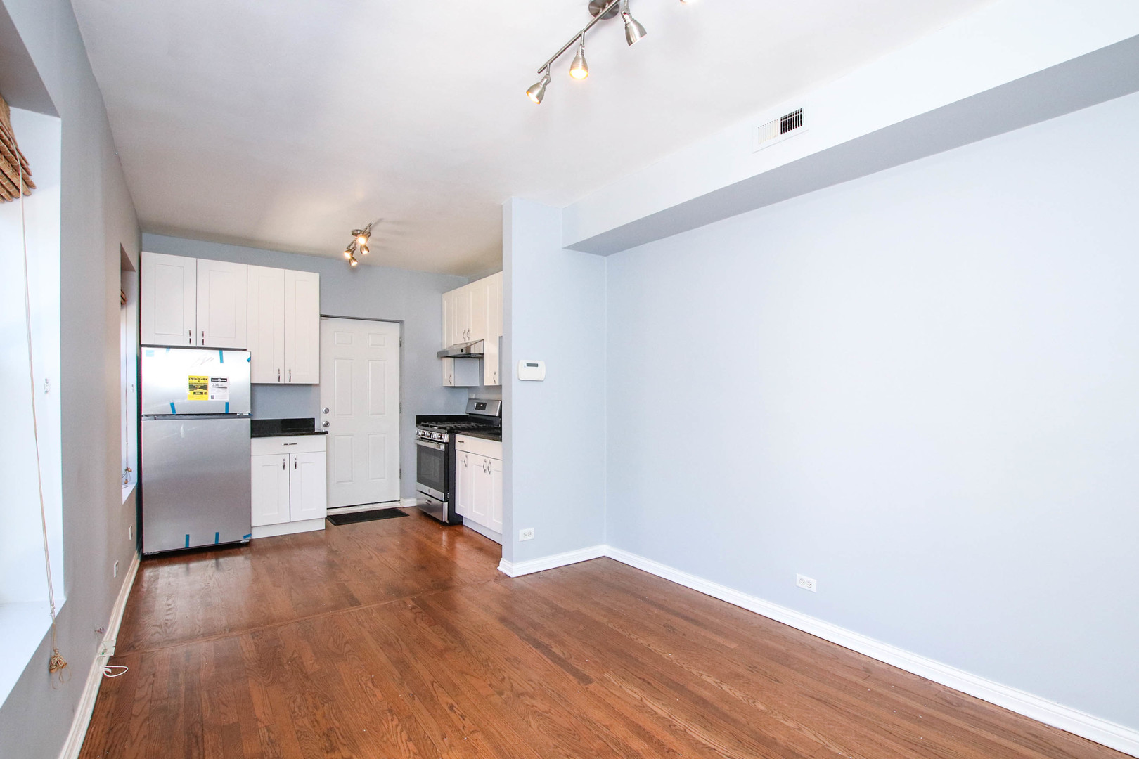 1626 W FARWELL Avenue Unit: 1F
