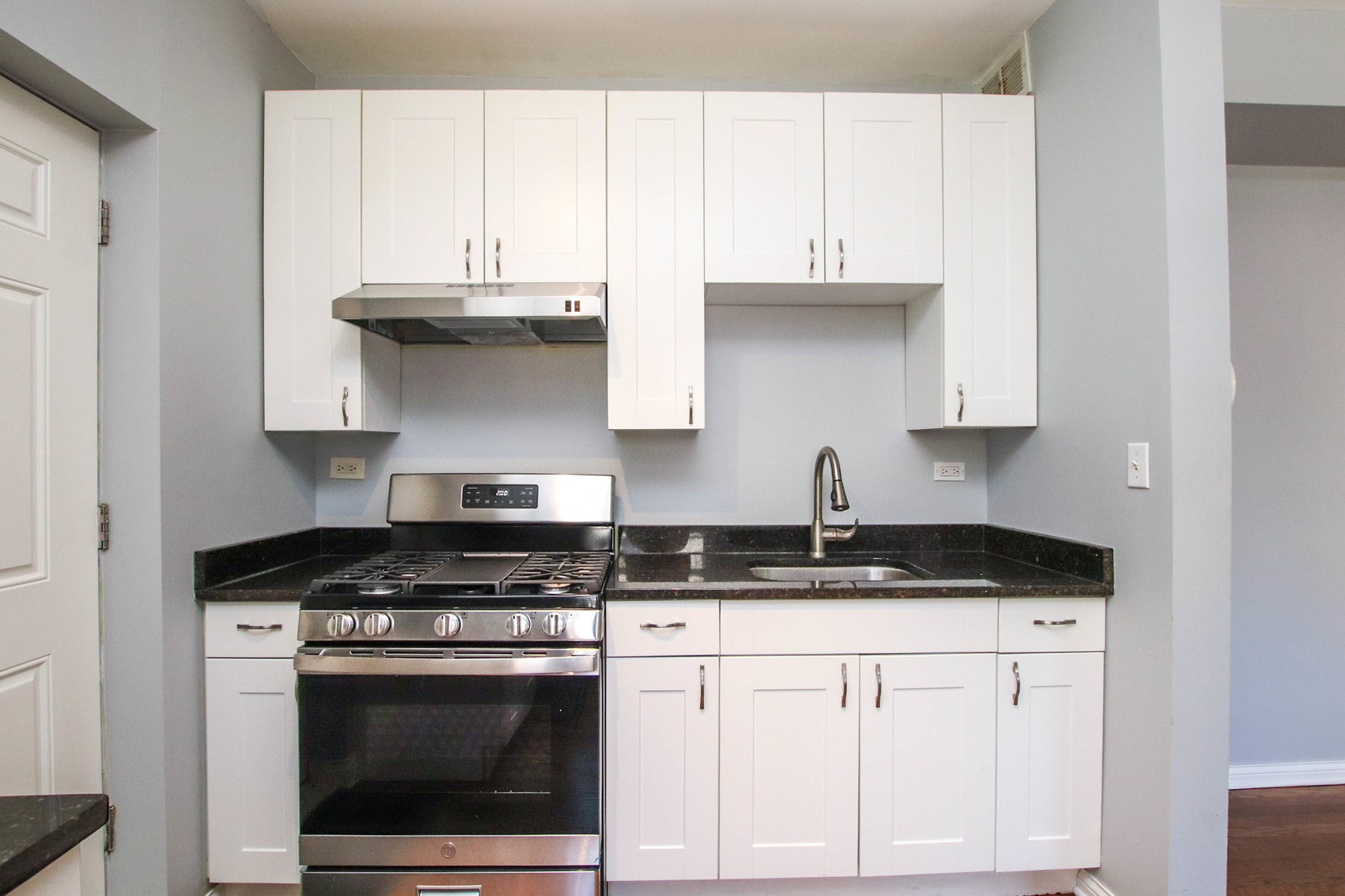 1626 W FARWELL Avenue Unit: 1F