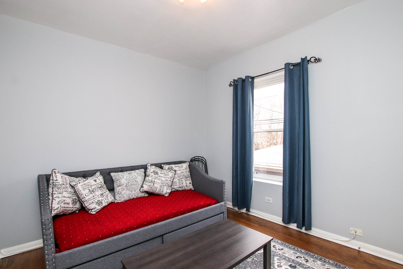 1626 W FARWELL Avenue Unit: 1F