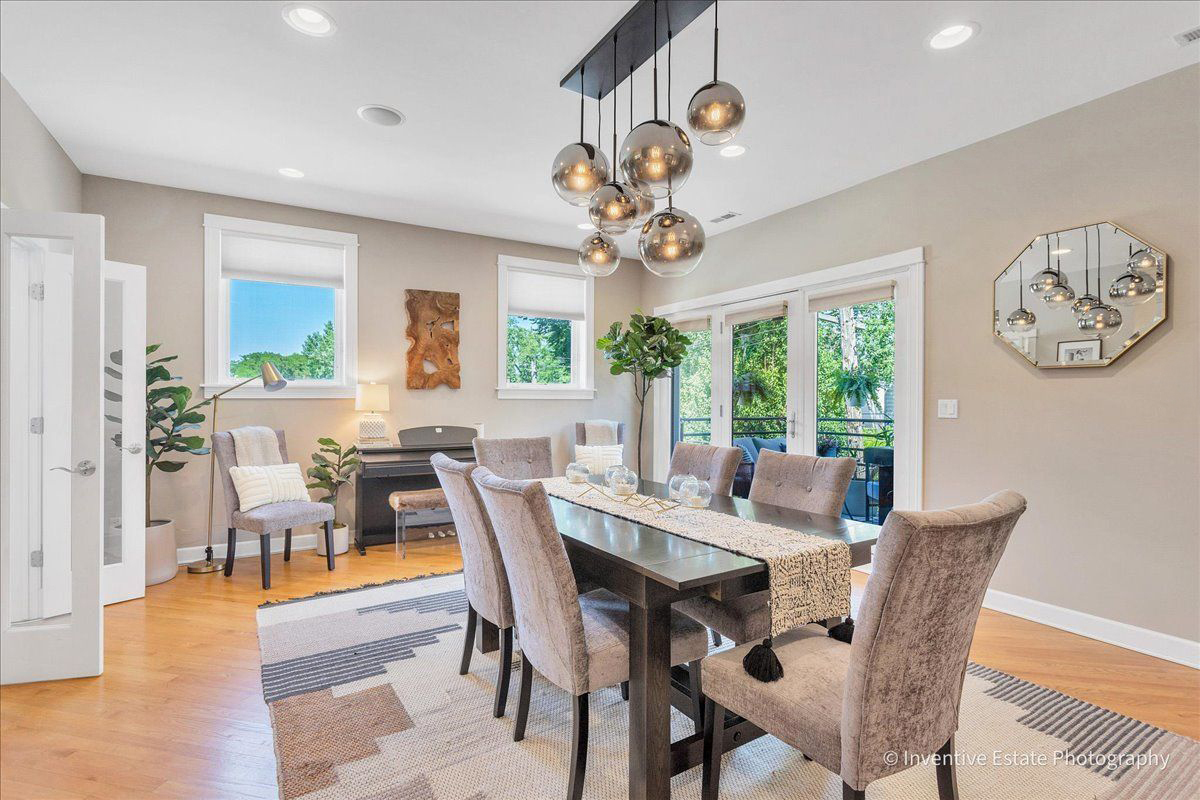 2147 N Talman Avenue Unit: 3