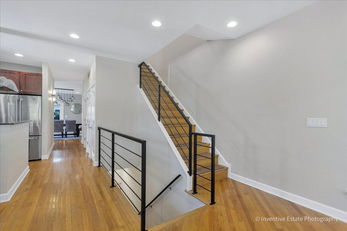 2147 N Talman Avenue Unit: 3