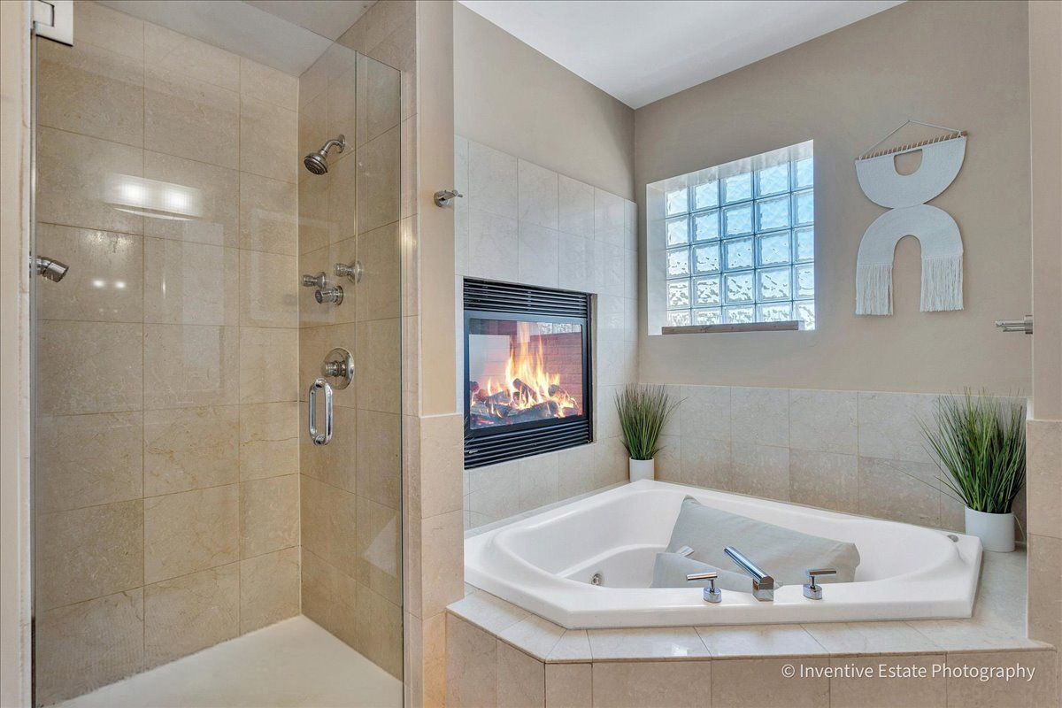 2147 N Talman Avenue Unit: 3