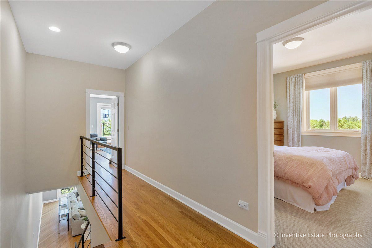 2147 N Talman Avenue Unit: 3