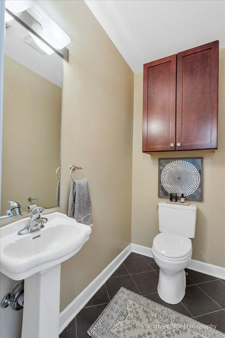 2147 N Talman Avenue Unit: 3