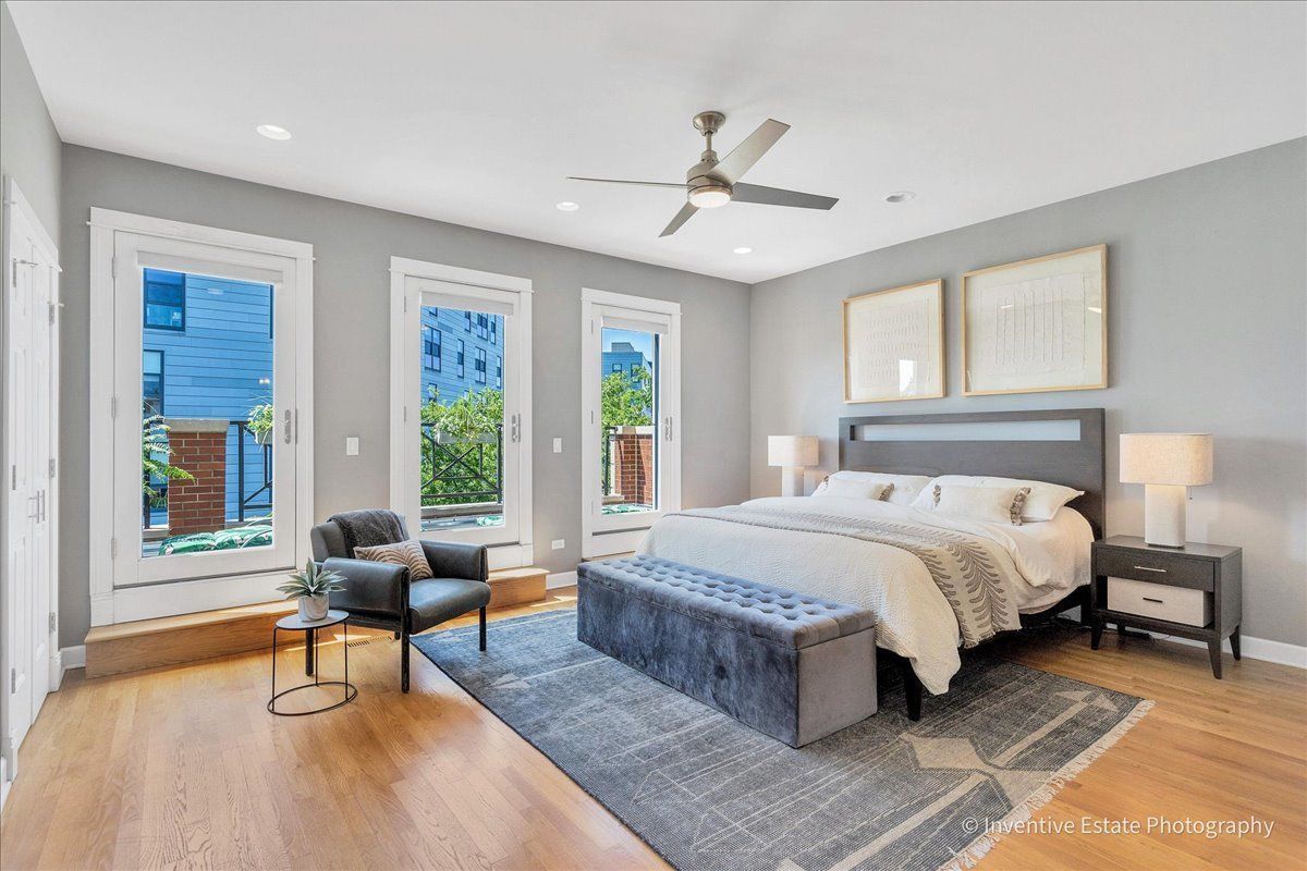 2147 N Talman Avenue Unit: 3