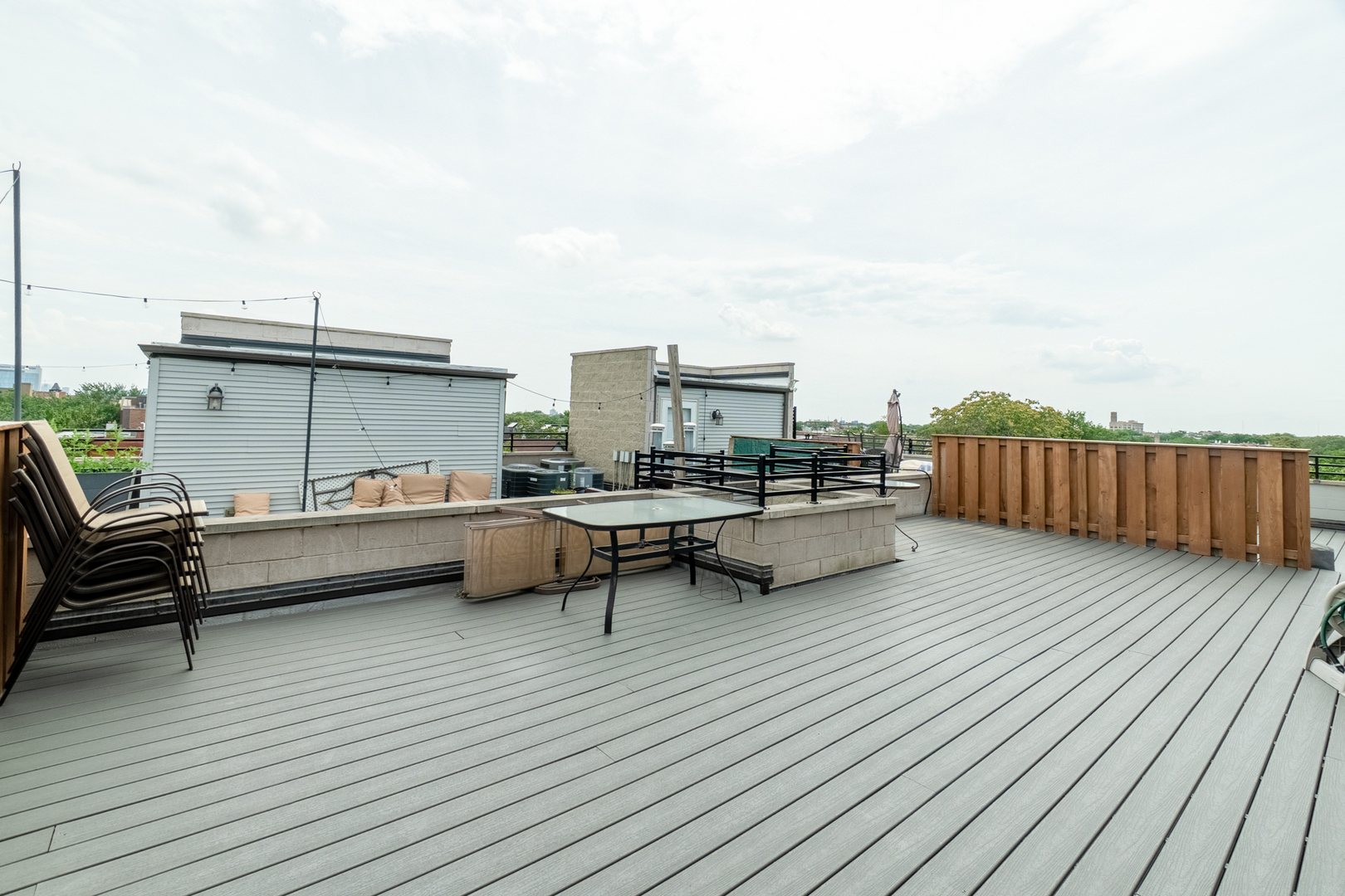3416 N Sheffield Avenue Unit: 2