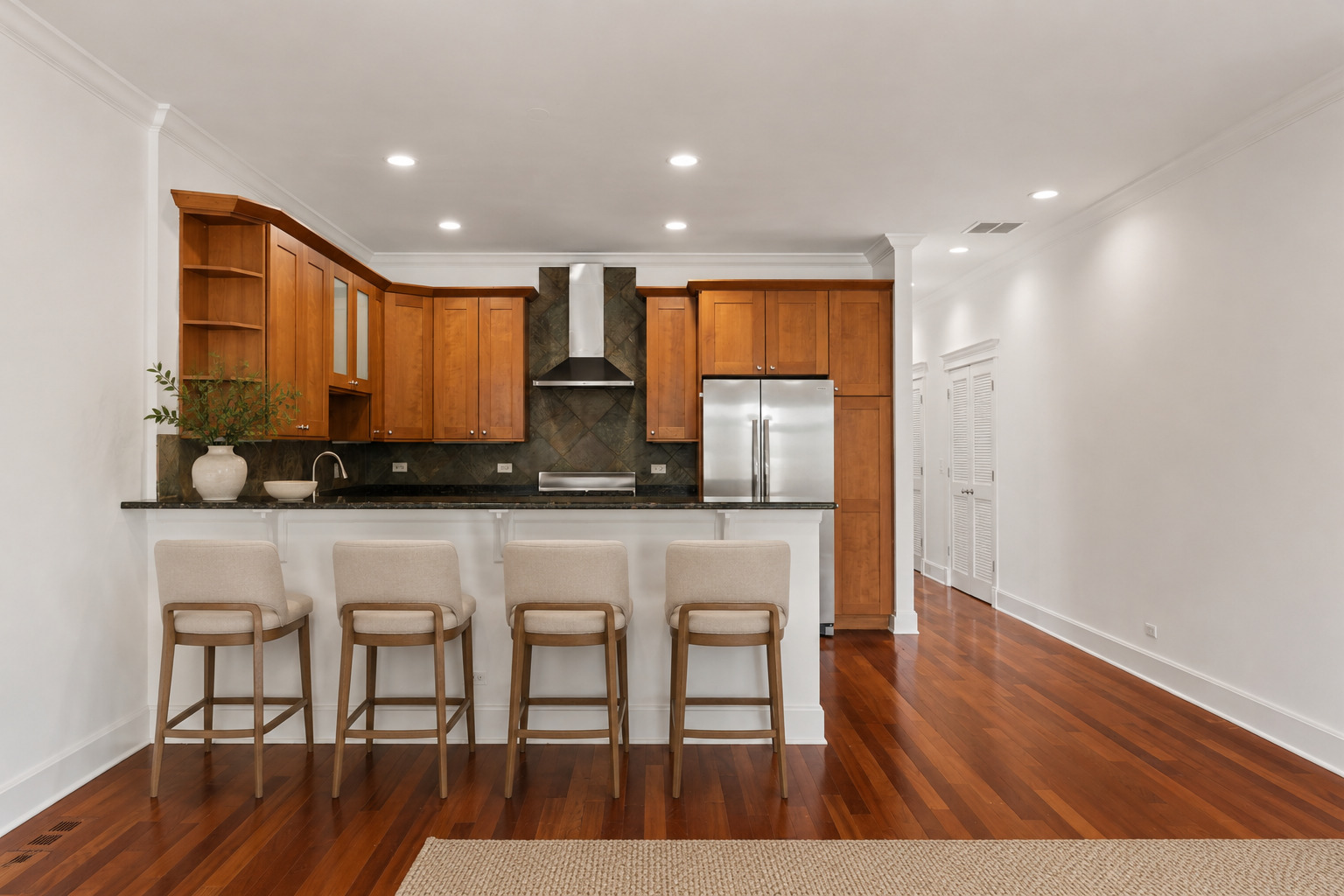3416 N Sheffield Avenue Unit: 2
