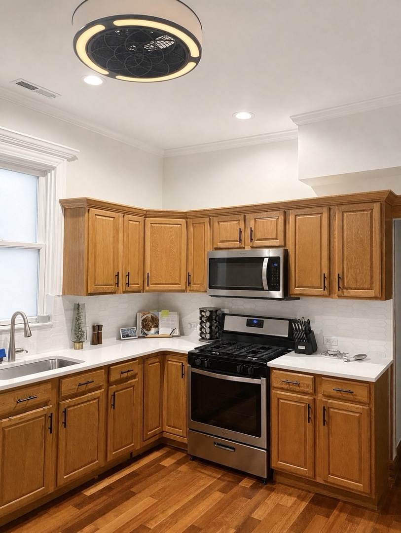 1624 W Huron Street Unit: 2