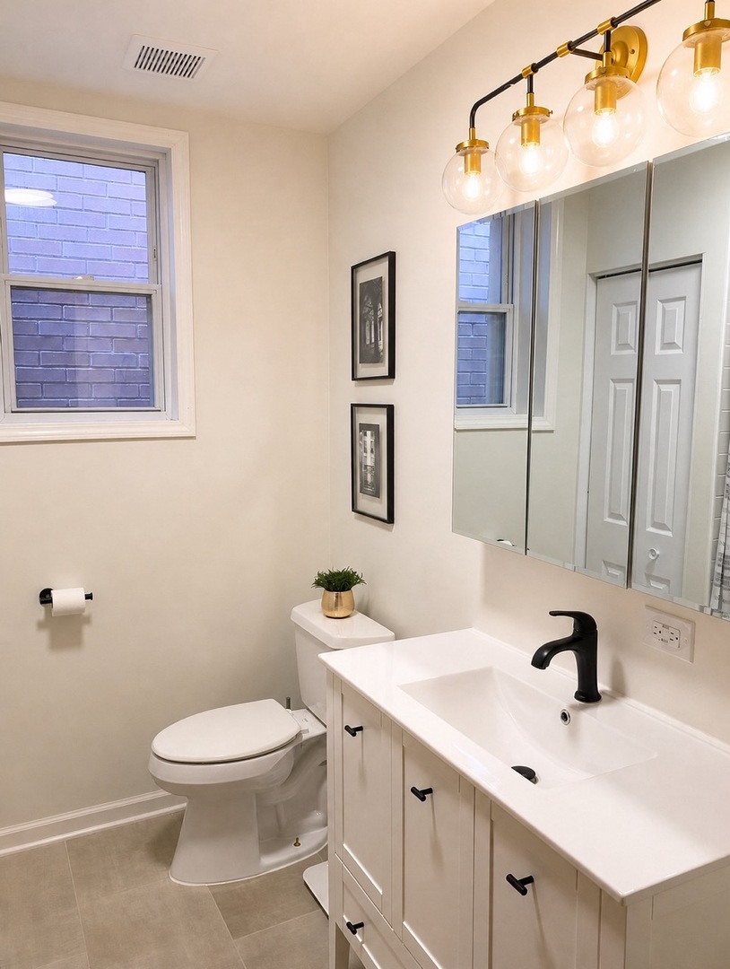 1624 W Huron Street Unit: 2