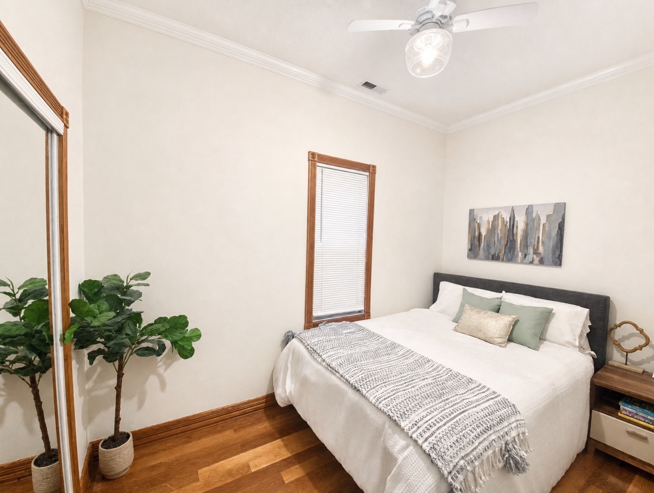 1624 W Huron Street Unit: 2