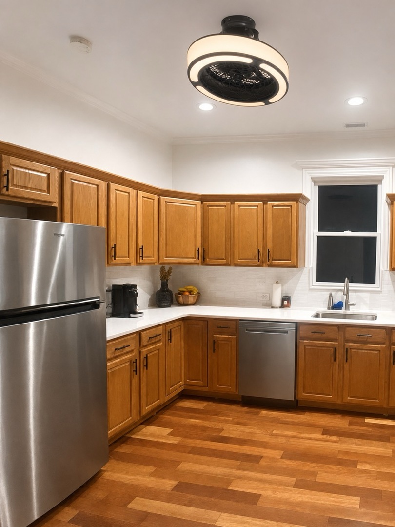 1624 W Huron Street Unit: 2