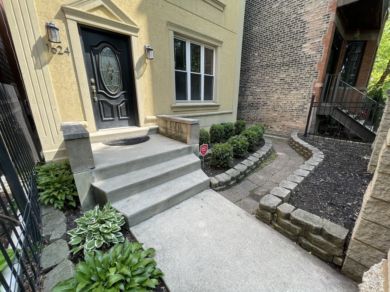 1624 W Huron Street Unit: 2