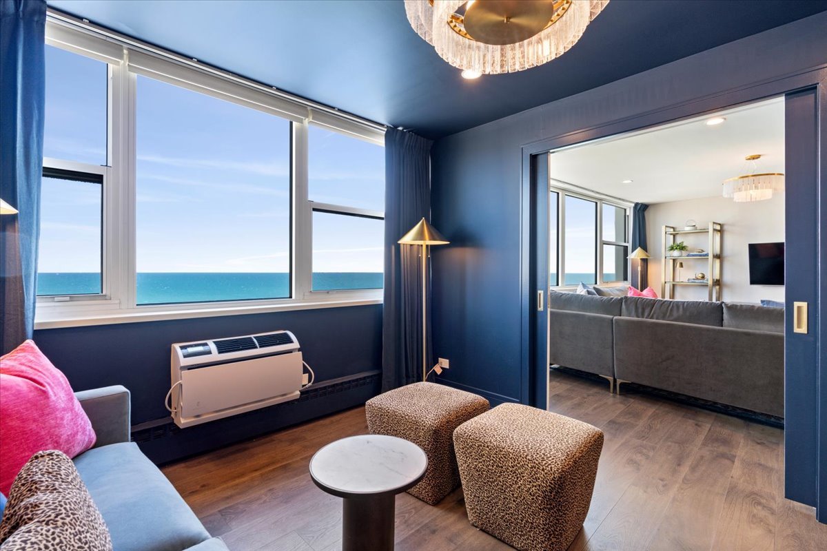 1150 N Lake Shore Drive Unit: 21F