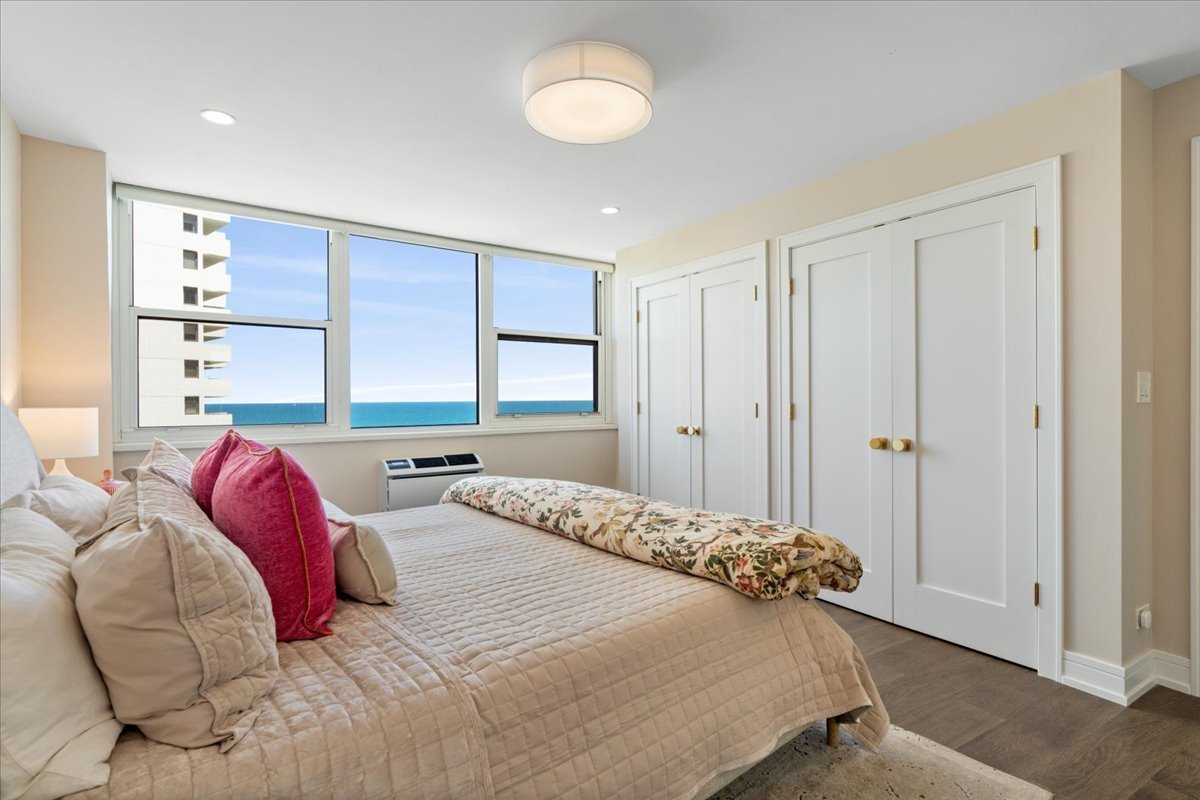 1150 N Lake Shore Drive Unit: 21F