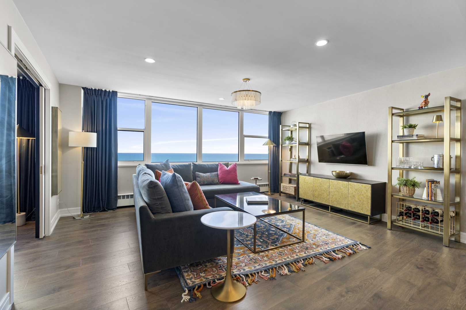 1150 N Lake Shore Drive Unit: 21F