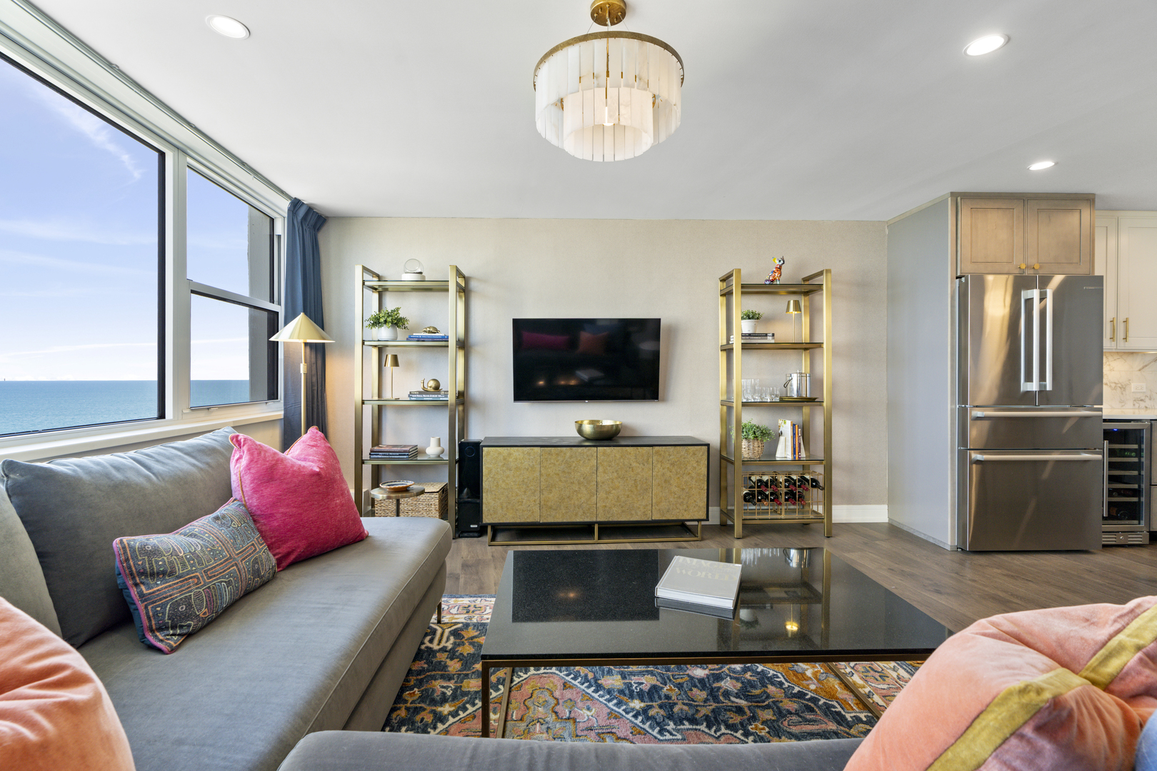 1150 N Lake Shore Drive Unit: 21F